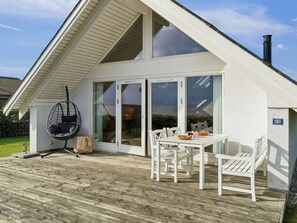 Outdoor dining - "Jolanta" - 20m from the sea by Interhome (Malling)