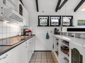 Fridge, microwave, dishwasher, cookware/dishes/utensils