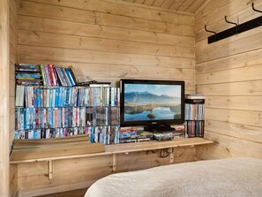 3 bedrooms, Internet