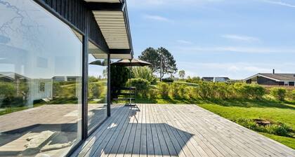 "Manfred" - 250m from the sea by Interhome