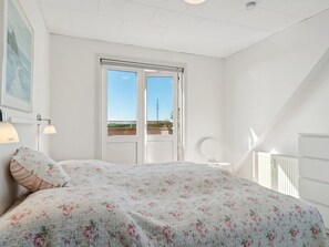 2 bedrooms, WiFi - "Eicke" - 400m from the sea by Interhome (Gudhjem)