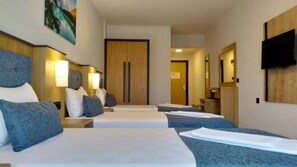 Ropa de cama de alta calidad, minibar, caja fuerte