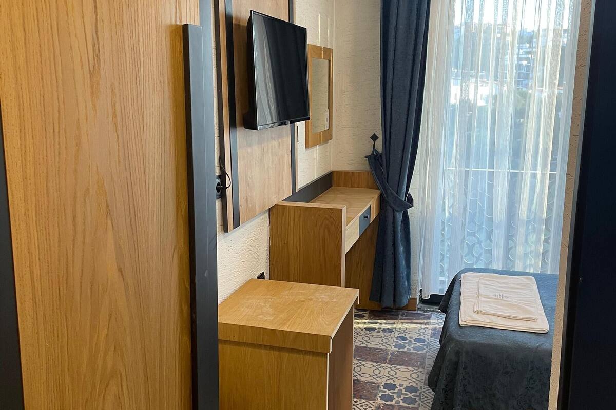 Premium bedding, minibar, in-room safe, laptop workspace