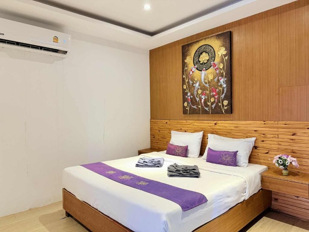 Deluxe Double Room | In-room safe, free WiFi, bed sheets