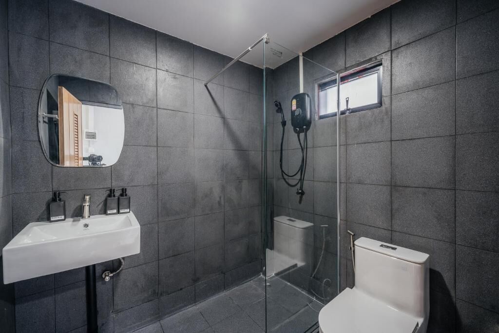In-room safe, free WiFi, bed sheets