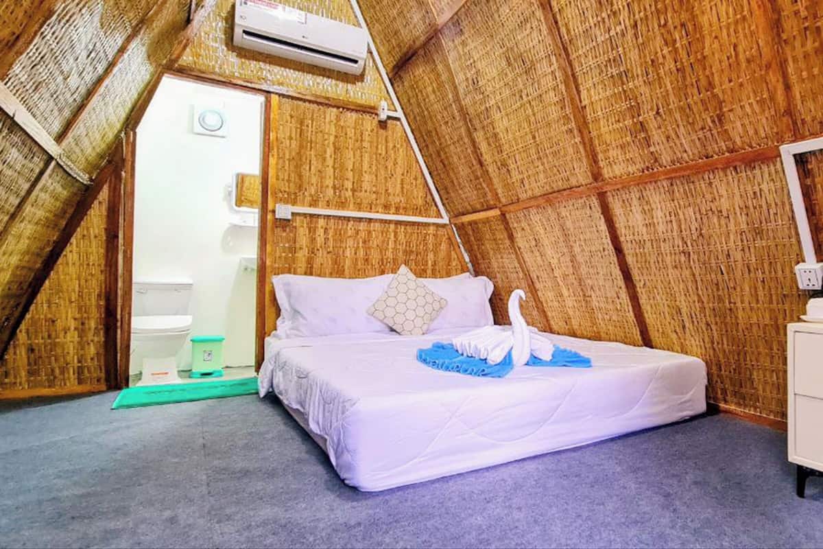 Kamar Double Basic | 1 kamar tidur, meja kerja, Wi-Fi gratis, dan seprai linen