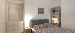 3 habitaciones, tabla de planchar con plancha, wifi y ropa de cama