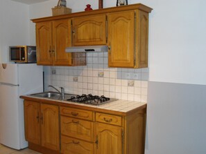 Frigorifero, microonde, forno, lavastoviglie