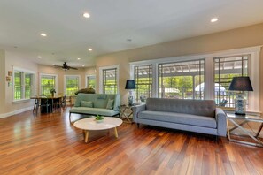 Living area - Gateway to the Gunks: Winery Walks & Rock Walls (Gardiner)