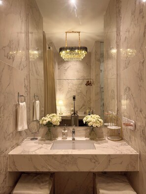 Elite Room, Courtyard View | Bathroom | Shower, rainfall showerhead, hair dryer, bidet - The Atlantic Langkawi (Langkawi)