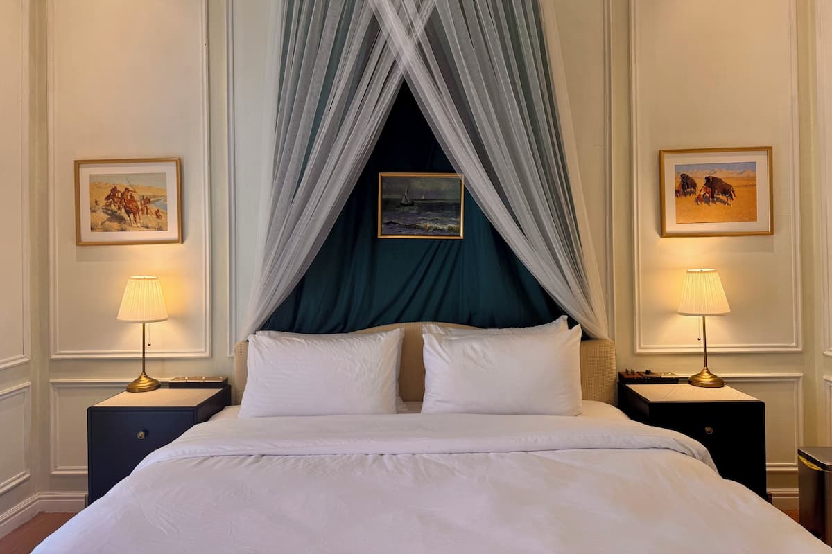 Exclusive Room | Premium bedding, down comforters, memory foam beds