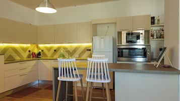 Fridge, microwave, oven, dishwasher