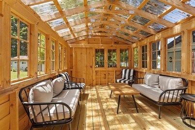 1BR Retreat in Chippewa w/ pickleball court