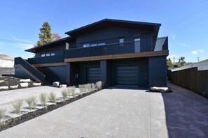 Exterior - The Old Datsun | Side by Side Luxury Townhouses (Rotorua)