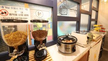 Free daily buffet breakfast