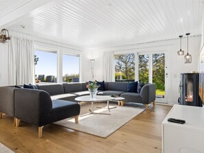 TV, fireplace - "Gerwin" - 150m from the sea by Interhome (Ebeltoft)