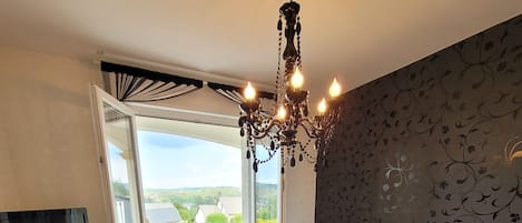 3 chambres, fer et planche à repasser, lit parapluie, Wi-Fi gratuit