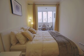 2 bedrooms, free WiFi, bed sheets - Lisbon Charm 94D Central & Historical & Next to Subway (Lisboa)
