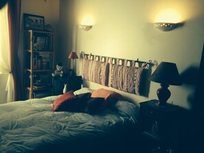 4 bedrooms, iron/ironing board, WiFi