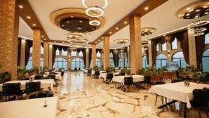 Restaurant - Gardenhill Village (Maçka)
