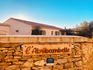 Exterior detail - Joli Gîte 4 , Accessible PMR Près D'uzès, du Pont du Gard, et du Musée Haribo (Vallabrix)