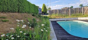 Outdoor pool - Charming and stylish villa (Gurmels)