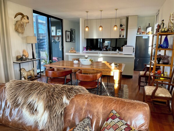 Interior - Cosy “Mod” in Clunes  (Clunes)