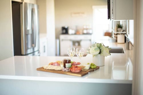 Hot Tub|Fire Pit|Outdoor Dining|Pet Friendly