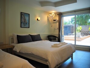 Minibar, caja fuerte, escritorio y espacio para trabajar con un portátil