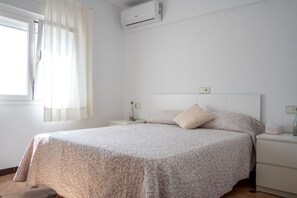 2 soveværelser, skrivebord, strygejern/strygebræt, gratis Wi-Fi