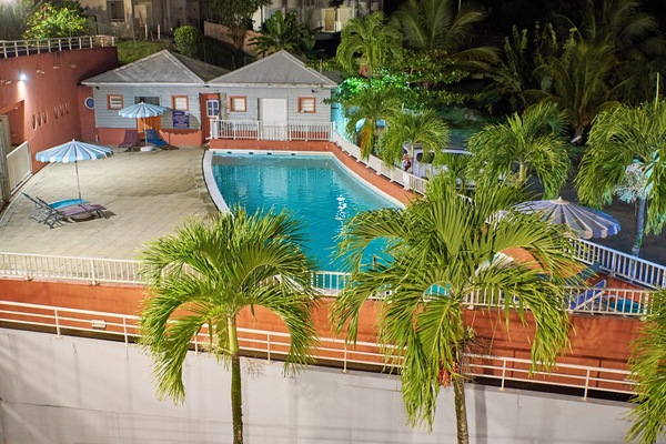 vue sur la piscine