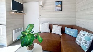 TV, mesa de pingue-pongue