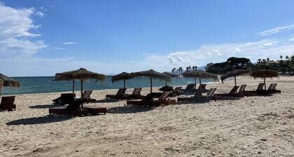 Beautiful Semi-Detached House Near the Sea in Cambrils - 3 Bedrooms, Solarium, and Patio