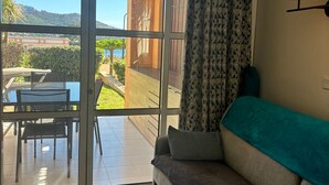 TV - Cap Esterel: 2 rooms ground floor with terrace, air conditioning (Agay Village Cap Esterel)