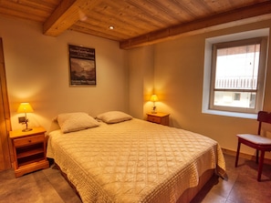 2 bedrooms