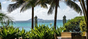 Apartment with a lagoon view, 30 meters from its private beach
