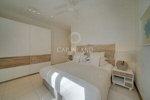 3 bedrooms, iron/ironing board, travel crib, WiFi - Apartment with a lagoon view, 30 meters from its private beach (Cap Malheureux)