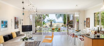 ラルナカ チェリドニア シーフロント ヴィラ