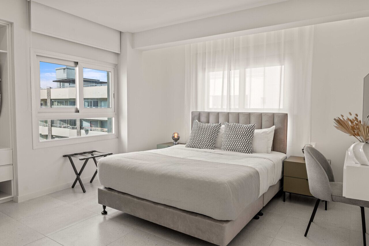 1 dormitori, planxa i posts de planxar, wifi i roba de llit 