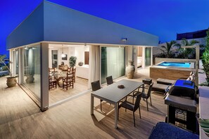 Outdoor dining - Petr. Panoramic BH, rooms with all comforts, panoramic view, swimming pool. (Marina di Ragusa)