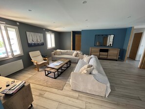 Living area - Maison Familiale Chic et Confortable Avec Piscine à 50 Mètres de Locéan (Bretignolles-sur-Mer)