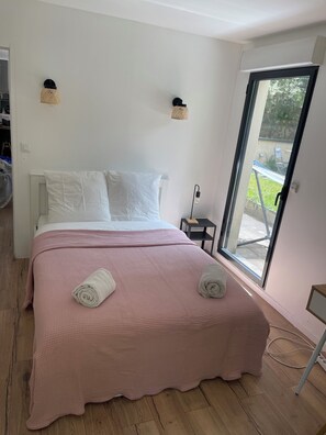 5 slaapkamers, een strijkplank/strijkijzer, wifi, beddengoed