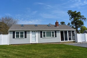 Exterior - Updated beach house, sleeping 6, just .3 miles to Raycroft Beach (Dennis Port)