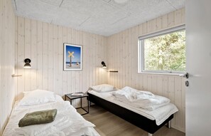 6 bedrooms, travel cot, free WiFi
