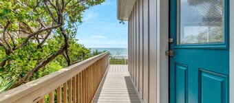 Cute Oceanfront Beach Cottage- 3 bedrooms Surf City