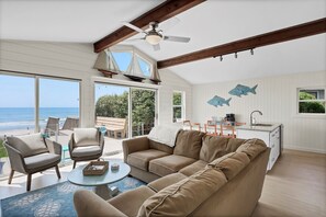 TV - Cute Oceanfront Beach Cottage- 3 bedrooms Surf City (Surf City)