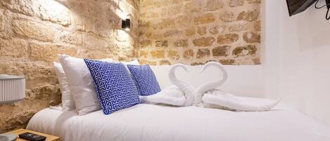 1 slaapkamer, een strijkplank/strijkijzer, wifi, beddengoed