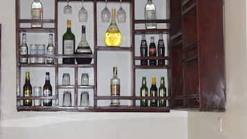 Suite Deluxe, 2 habitaciones, 2 baños, vistas al jardín | Minibar