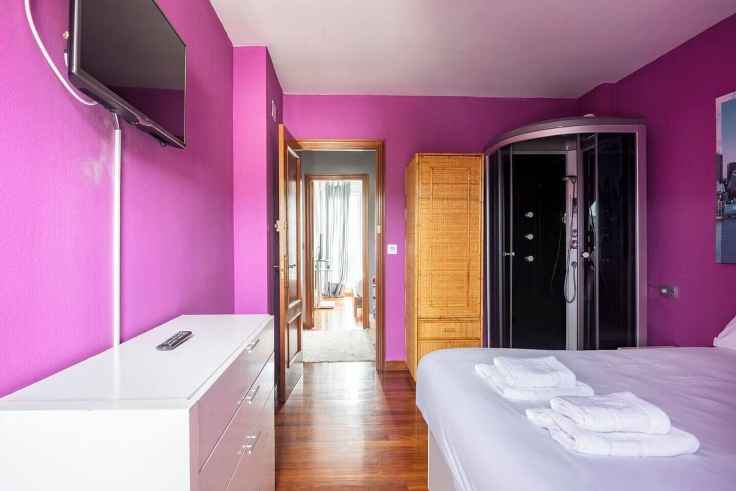 3 bedrooms, iron/ironing board, free WiFi, bed sheets