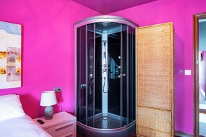 4 dormitorios, tabla de planchar con plancha, wifi y ropa de cama